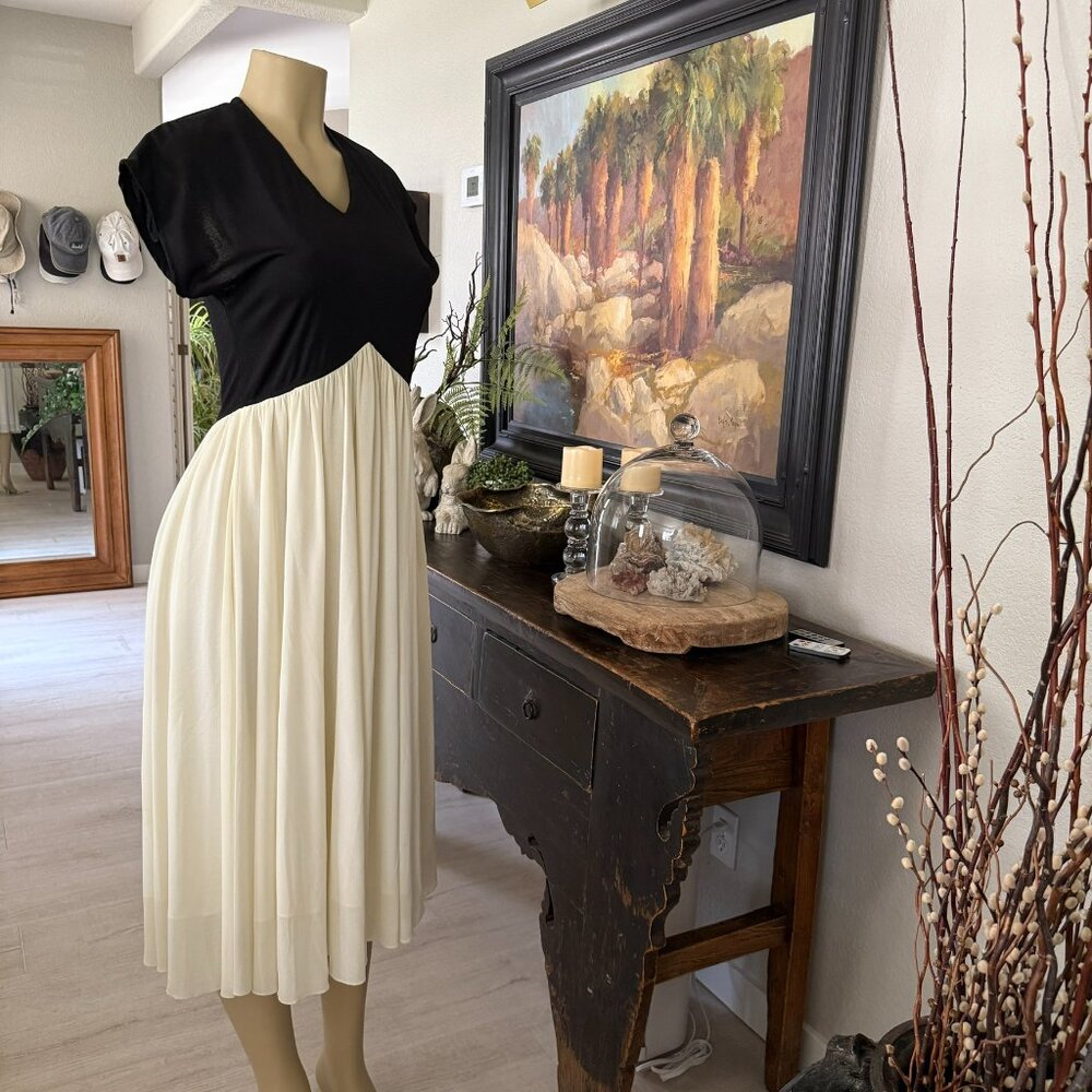 vintage dress w/ black upper and cream lower, cap sleeve, empire waist
